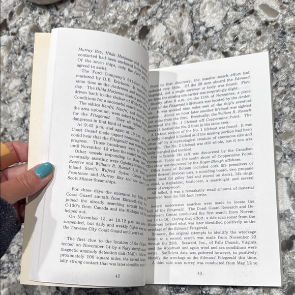 The Wreck of the Edmund Fitzgerald Book - Picture 6 of 10